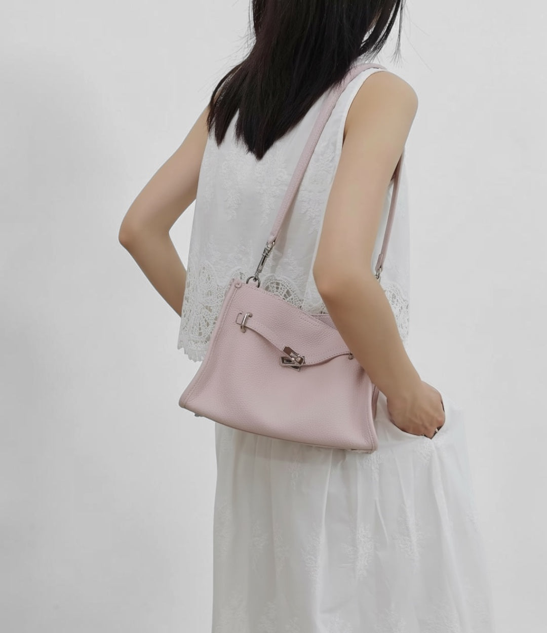 601牛革スクエアーFBショルダーバッグ